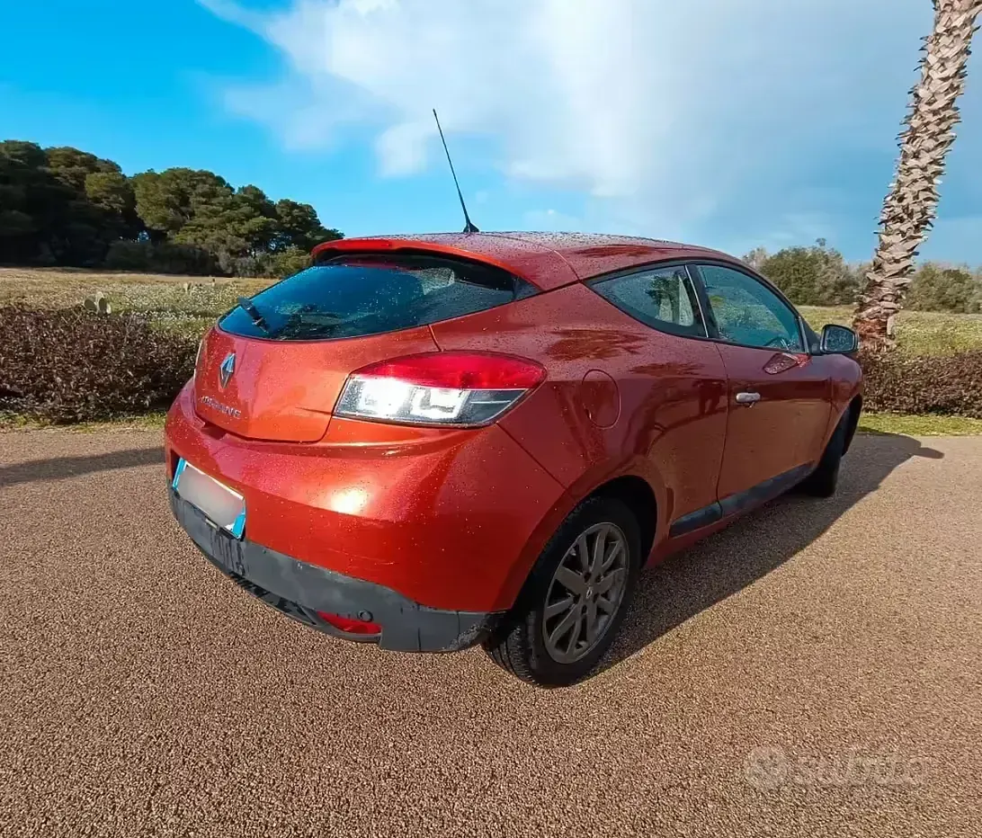 Usata Renault Mégane 110 CV (80 kW) 2009 Rosso