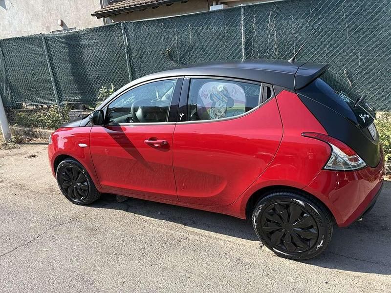 Usata Lancia Ypsilon S 69 CV (50 kW) 2015 Utilitaria
