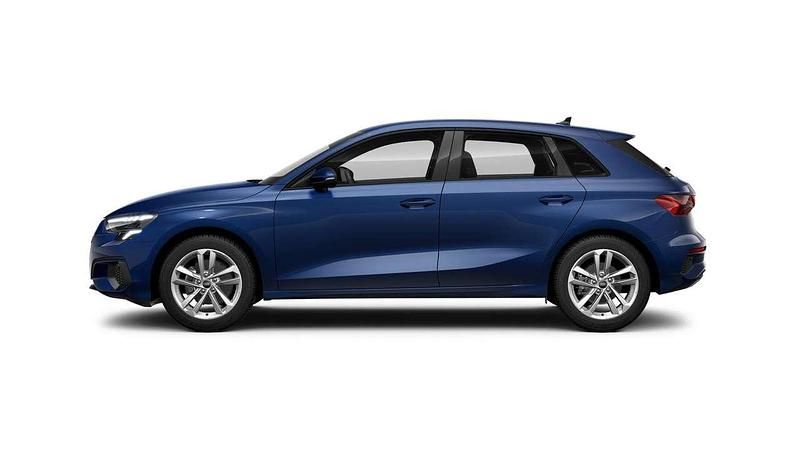 Usata Audi A3 Sportback Business 116 CV (85 kW) 2022 Blu/azzurro Utilitaria