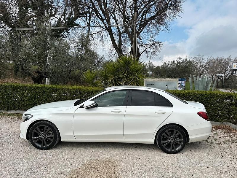Usata Mercedes C220 Executive 194 CV (142 kW) 2018 Bianco Berlina