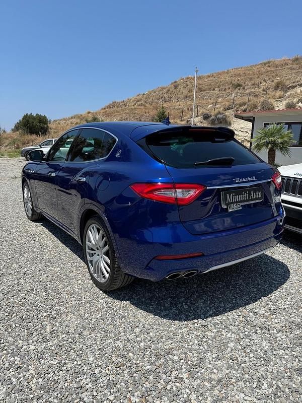 Usata Maserati Levante 275 CV (202 kW) 2017 Blu SUV