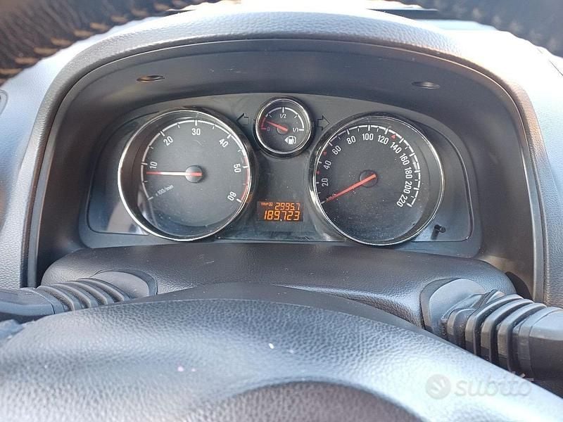 Usata Opel Antara 163 CV (119 kW) 2012 Bianco SUV