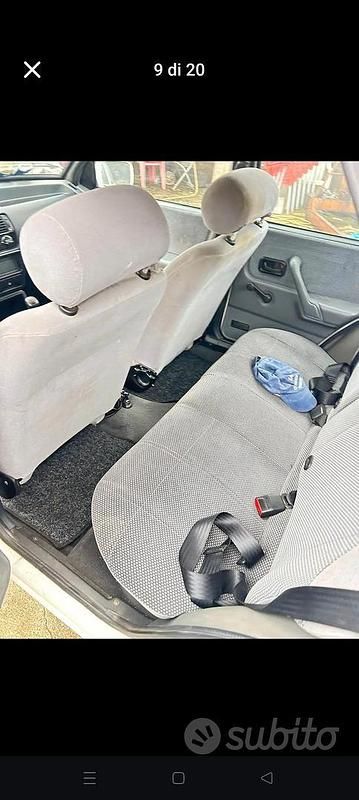 Usata Ford Escort Ghia 73 CV (53 kW) 1989 Bianco Berlina