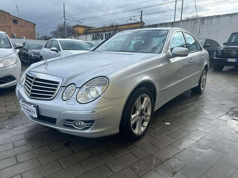 Usata Mercedes E320 Avantgarde 224 CV (164 kW) 2008 Argento Berlina