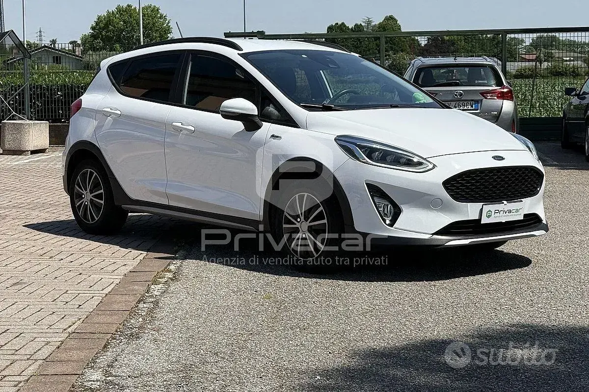 Usata Ford Fiesta Active 86 CV (63 kW) 2019 Bianco Utilitaria
