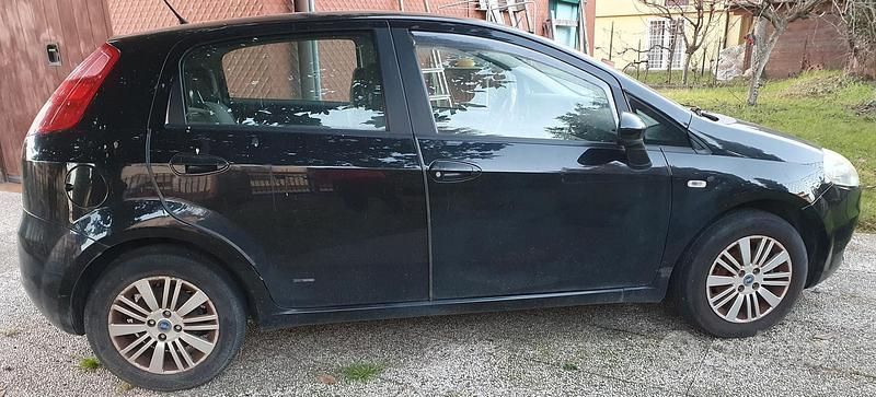 Usata Fiat Grande Punto 95 CV (69 kW) 2007 Nero Utilitaria