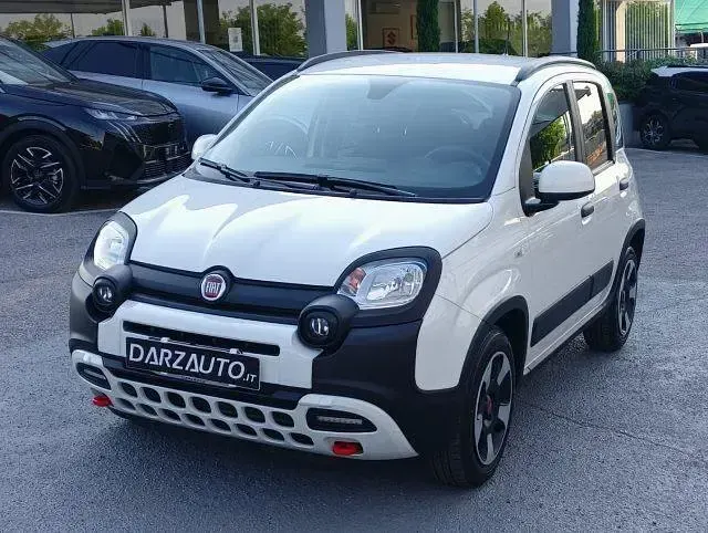 Usata Fiat Panda Cross Cross 69 CV (50 kW) 2024 Utilitaria