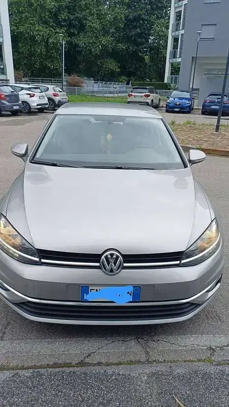 Usata VW Golf VII Sportline 125 CV (91 kW) 2017 Argento Berlina