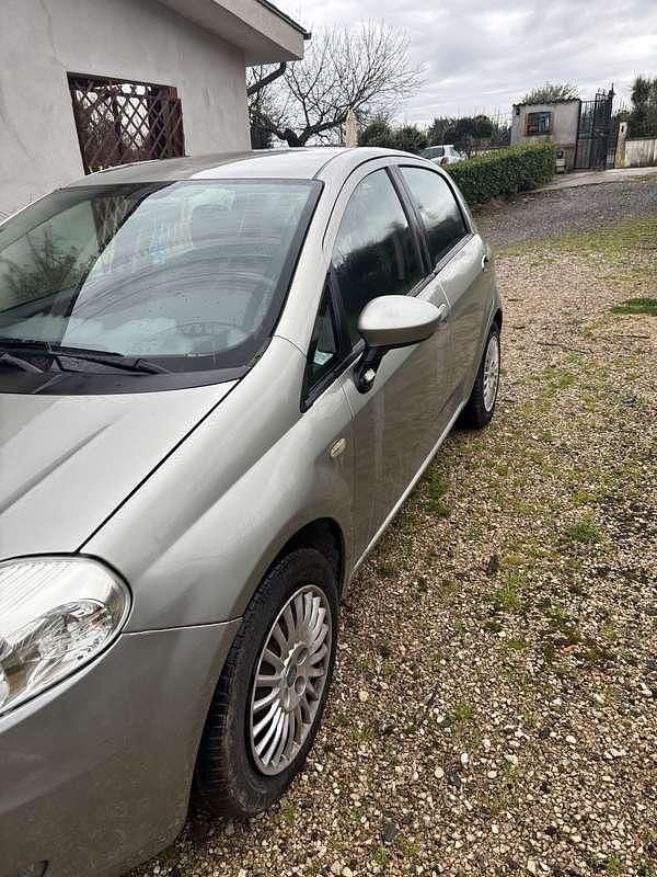 Usata Fiat Punto Dynamic 75 CV (55 kW) 2007 Utilitaria