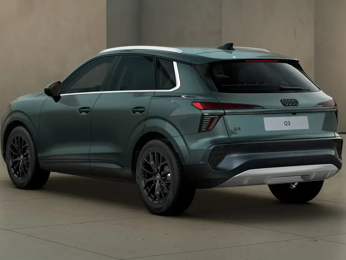 Nuova Audi Q3 Advanced 150 CV (110 kW) 2026 Verde salvia metallizzato SUV