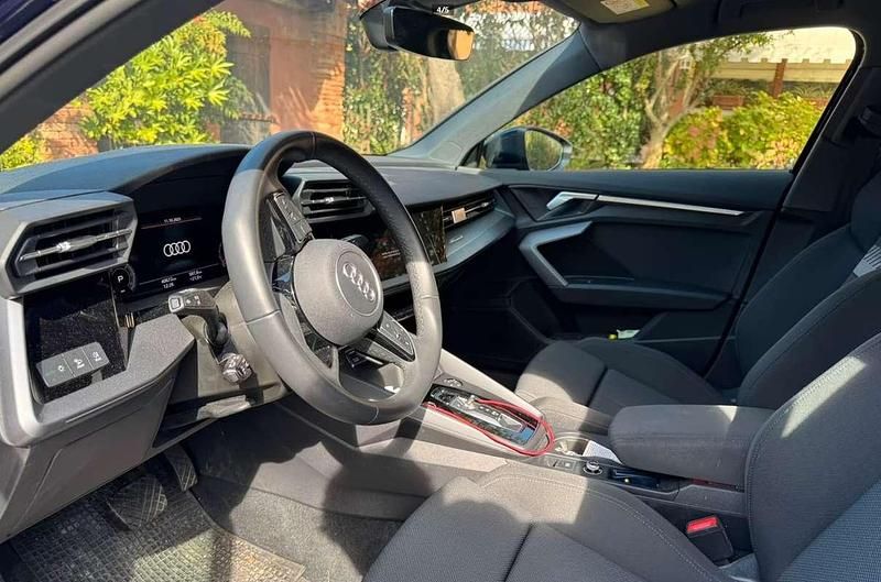 Usata Audi A3 Business 150 CV (110 kW) 2024 Blu/azzurro Berlina