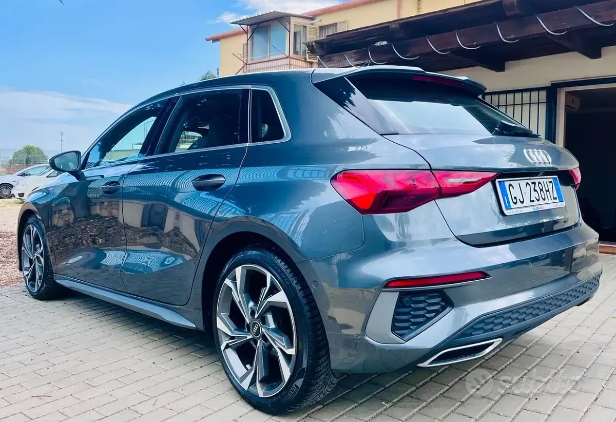 Usata Audi A3 150 CV (110 kW) 2022 Grigio Berlina