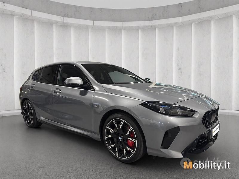 Usata BMW 118 Comfort Edition 150 CV (110 kW) 2024 Skyscraper grey metallic Utilitaria