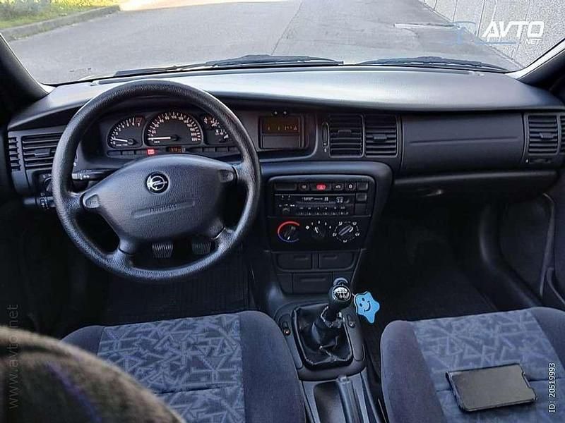 Usata Opel Vectra 101 CV (74 kW) 1997 Bronzo Station wagon