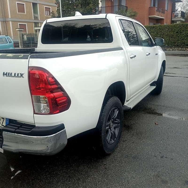 Usata Toyota HiLux 150 CV (110 kW) 2022 Pick-up