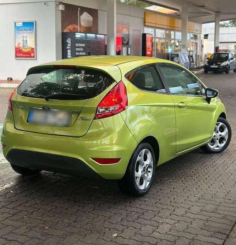 Usata Ford Fiesta 95 CV (69 kW) 2011 Berlina