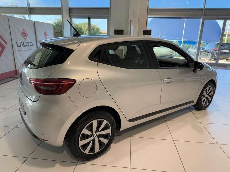 Argento Usata 2023 Renault Clio V Business Berlina | 11.900 € (Super prezzo) - Immagine 1/4