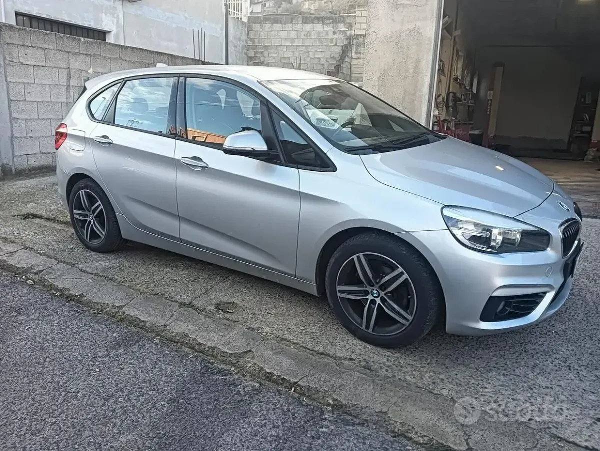 Usata BMW 218 Active Tourer Luxury Line 150 CV (110 kW) 2014 Grigio Monovolume