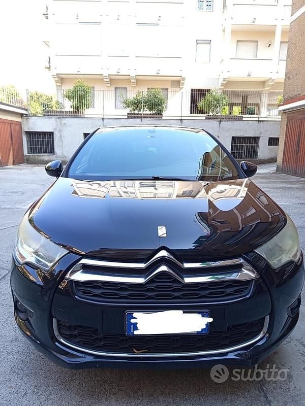 Usata 2012 Citroën DS4 Chic Due volumi | 4000 € (Super prezzo) - Immagine 1/4