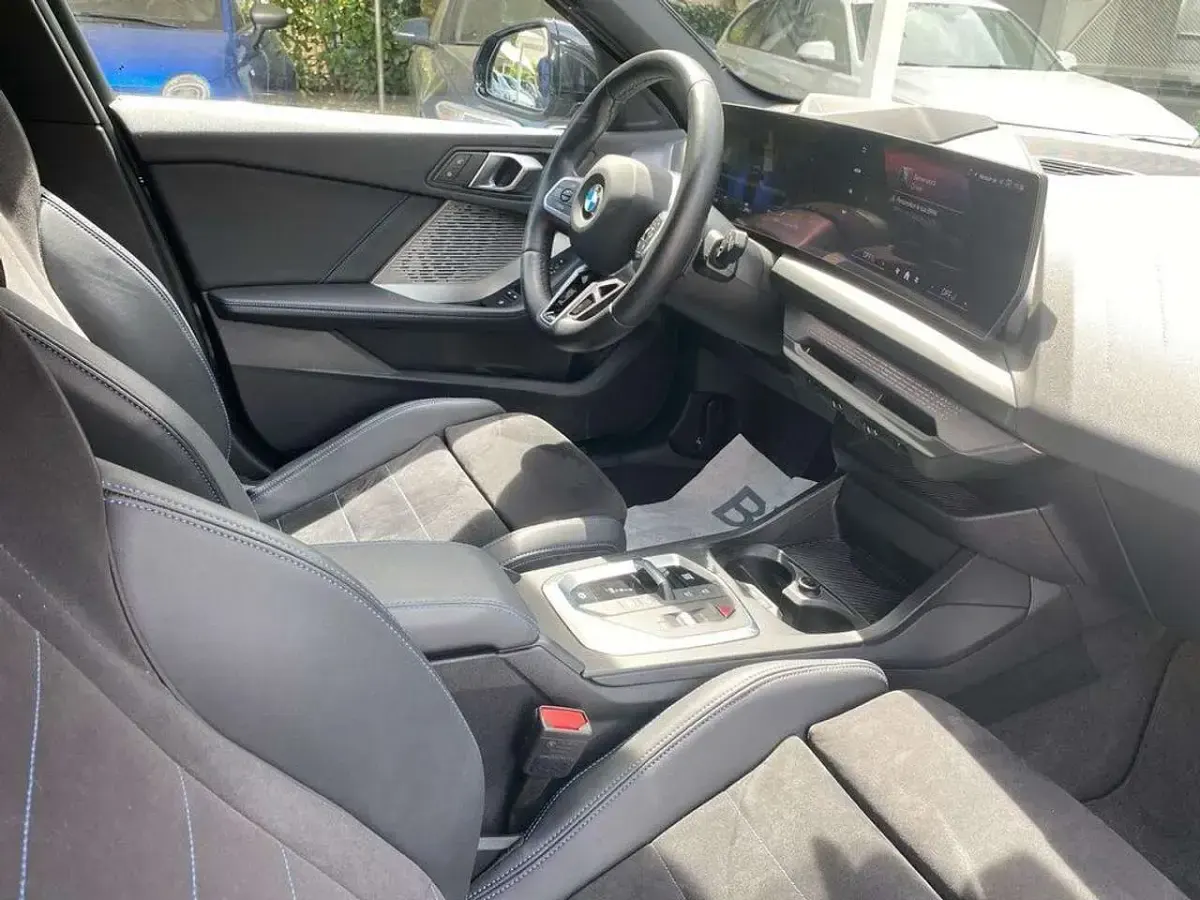 Usata BMW 118 M Sport 150 CV (110 kW) 2025 Black sapphire metallizzato Utilitaria