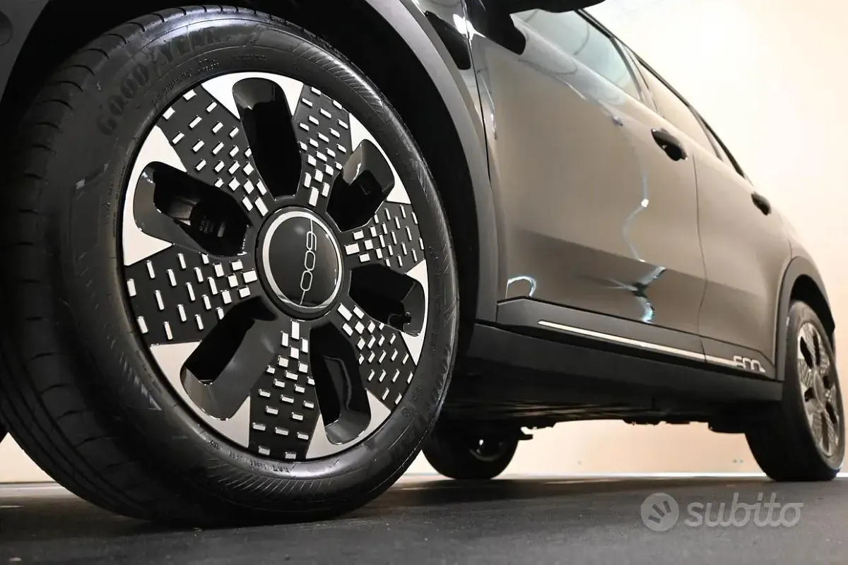 Usata Fiat 600 101 CV (74 kW) 2024 Nero SUV
