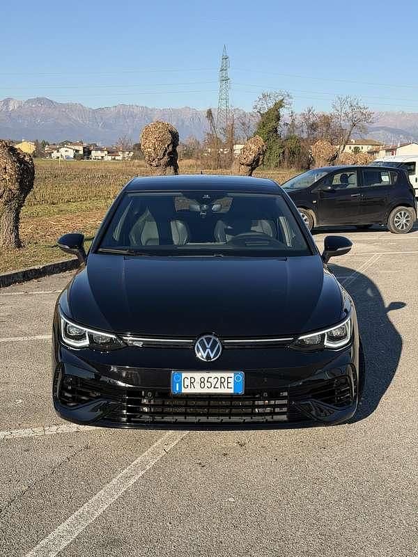 Usata VW Golf VIII R 333 CV (244 kW) 2023