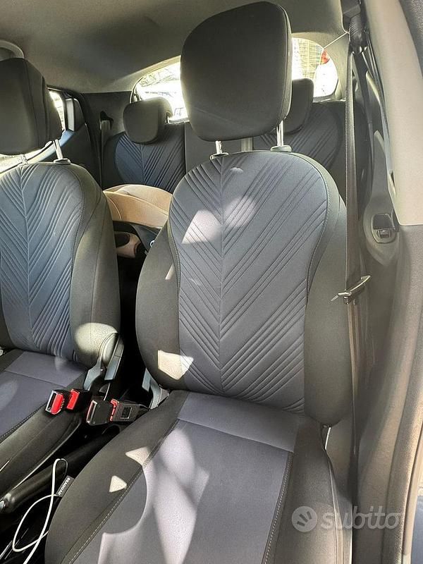 Usata Lancia Ypsilon 69 CV (50 kW) 2022 Blu Utilitaria