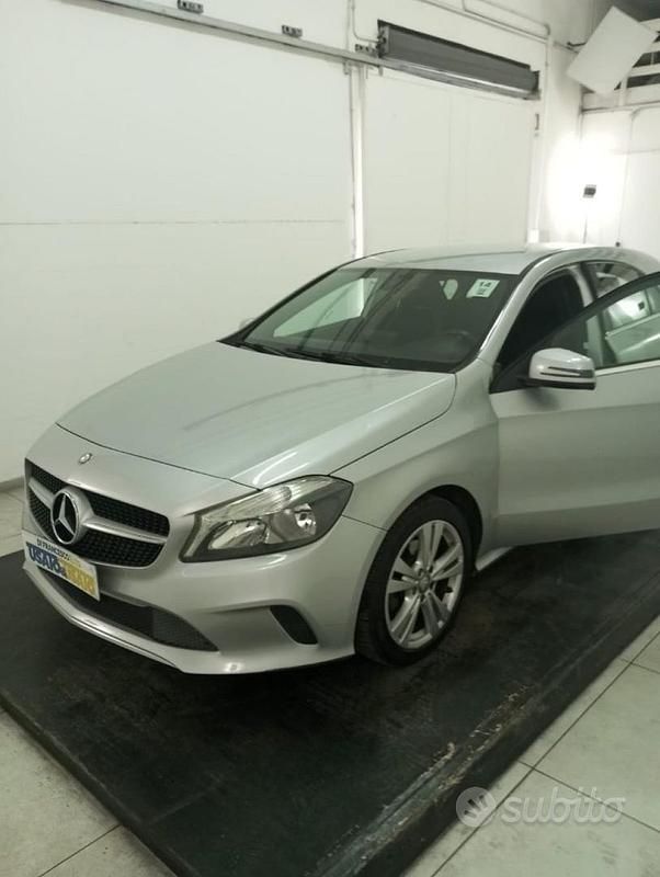 Usata Mercedes A200 136 CV (100 kW) 2017 Grigio Berlina