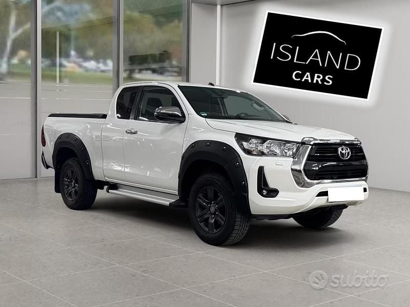 Usata Toyota HiLux Lounge 150 CV (110 kW) 2021 Bianco Pick-up