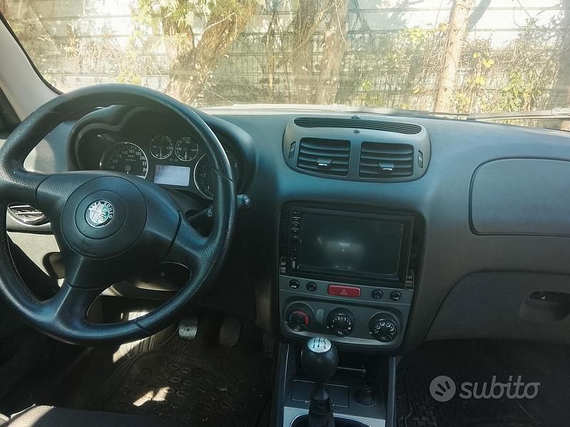 Grigio Usata 2007 Alfa Romeo 147 Due volumi | 1200 € (Super prezzo) - Immagine 1/4