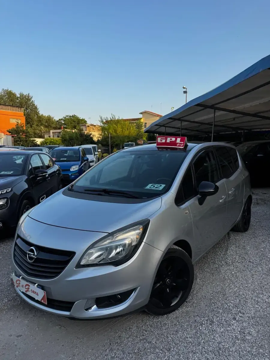 Usata Opel Meriva Design Edition 120 CV (88 kW) 2016 Monovolume