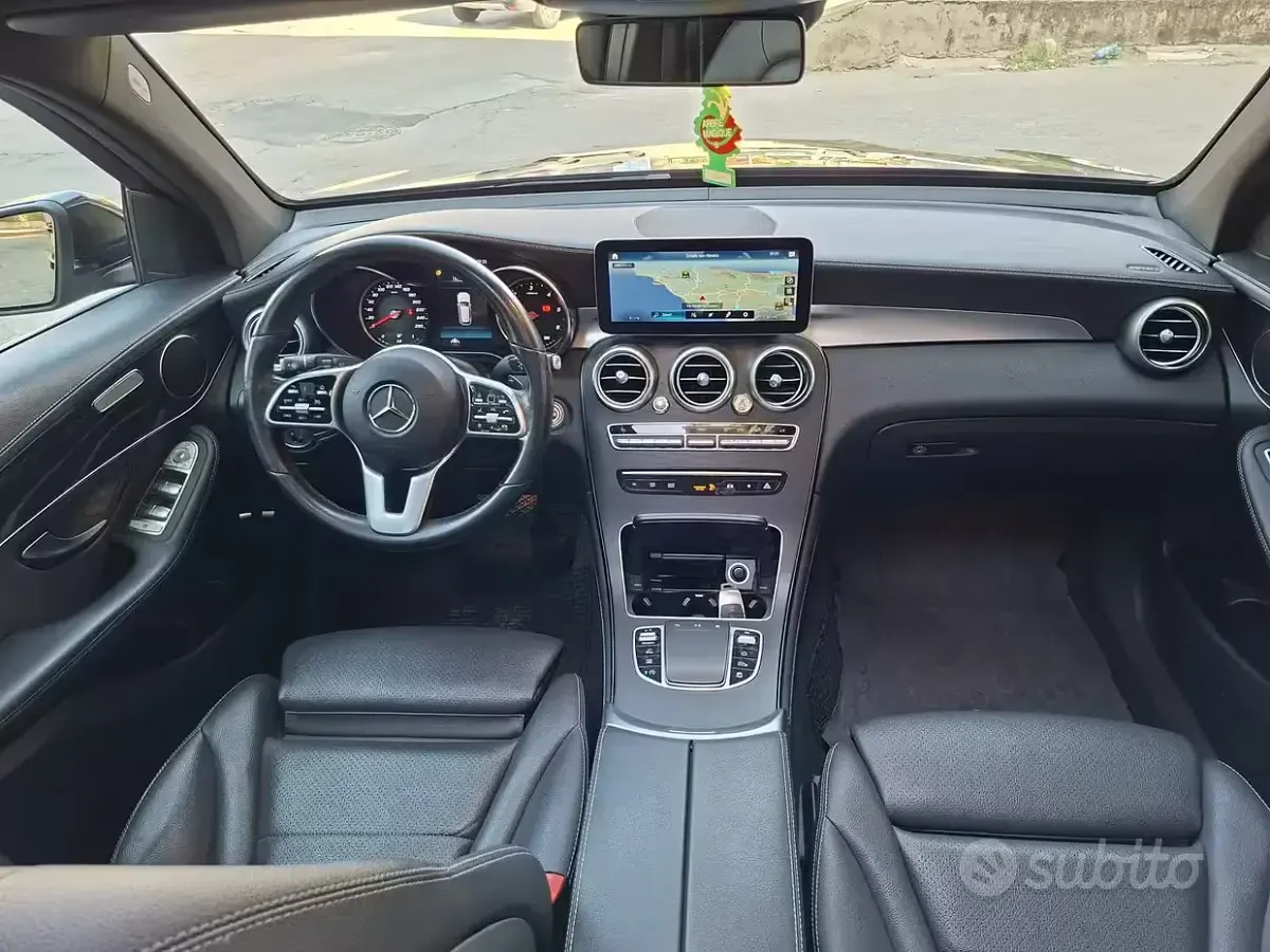 Usata Mercedes GLC220 194 CV (142 kW) 2021 Nero SUV