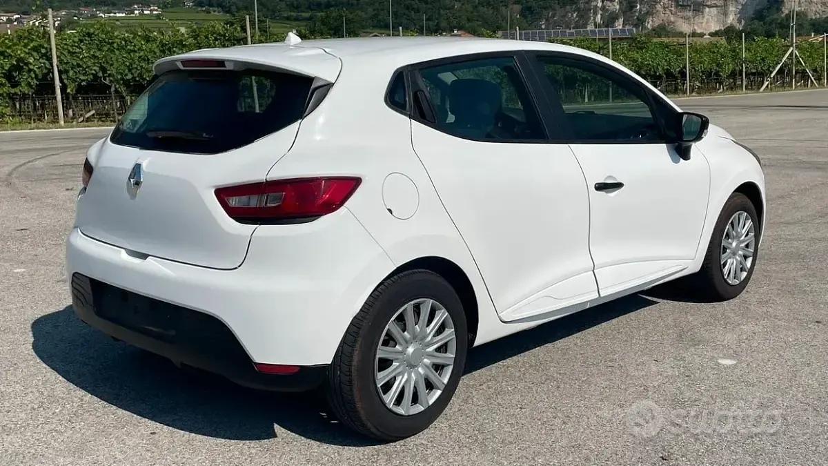 Usata Renault Clio IV 73 CV (53 kW) 2016 Bianco Berlina