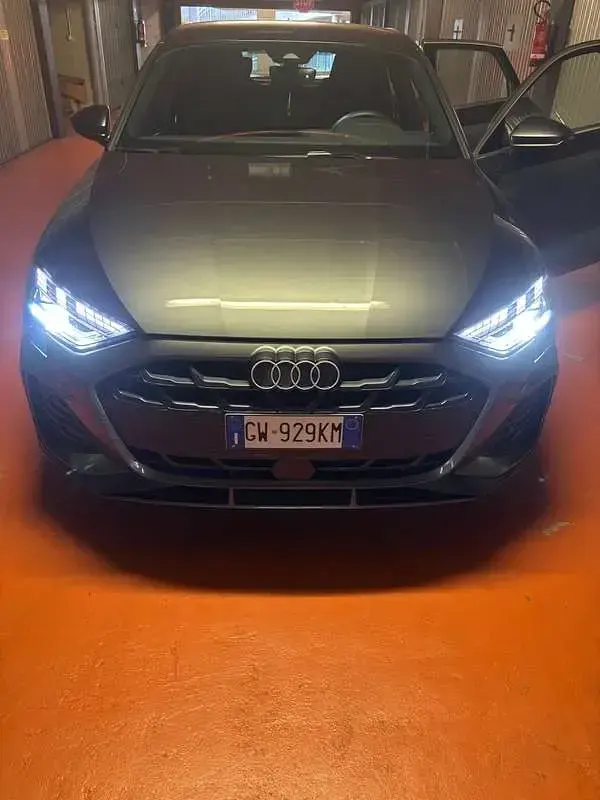 Usata Audi A3 S-Line 150 CV (110 kW) 2024 Grigio Berlina