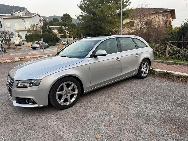 Grigio Usata 2009 Audi A4 Station wagon | 3700 € (Buon prezzo) - Immagine 1/4