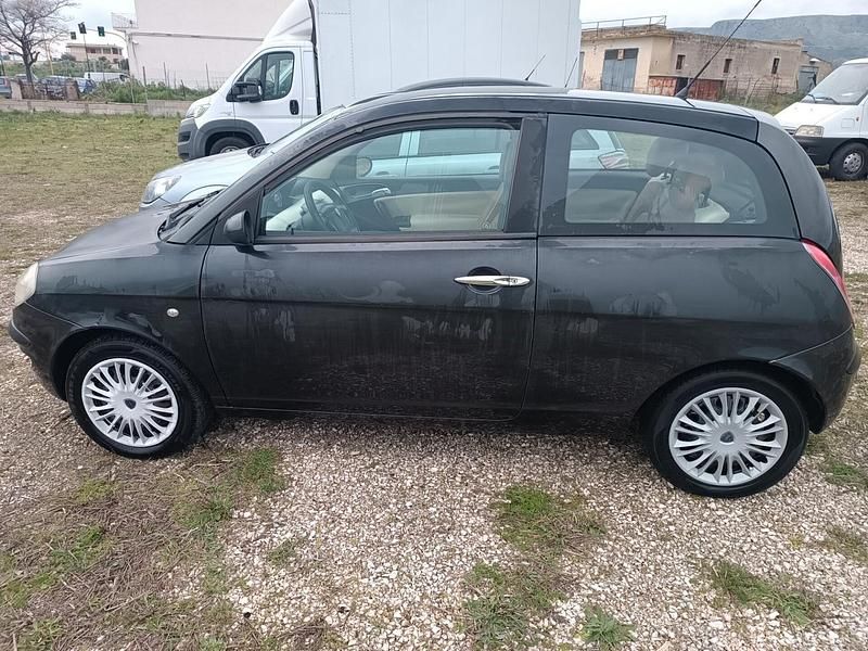 Usata Lancia Ypsilon 69 CV (50 kW) 2005 Nero Utilitaria