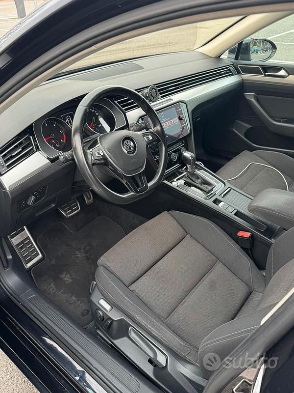 Usata VW Passat 120 CV (88 kW) 2015 Blu Berlina