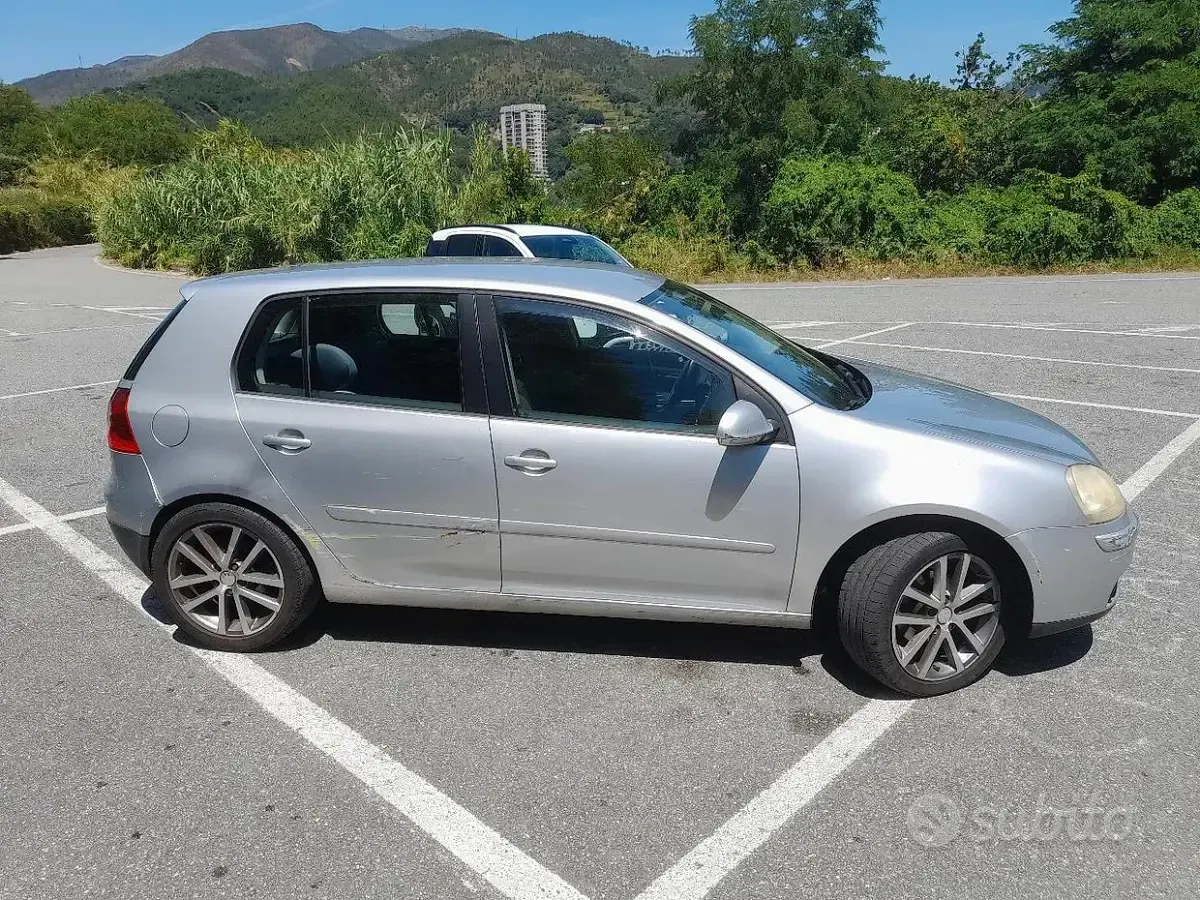 Usata VW Golf V 105 CV (77 kW) 2007 Grigio Berlina