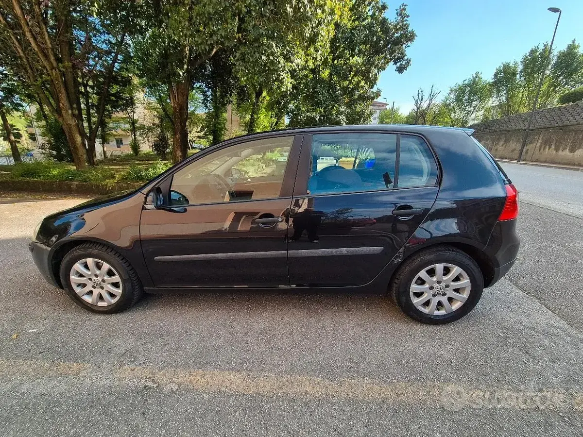 Usata VW Golf IV 105 CV (77 kW) 2006 Nero Berlina