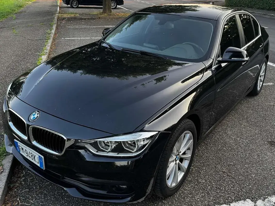Usata BMW 318 Luxury Line 150 CV (110 kW) 2018 Nero Berlina