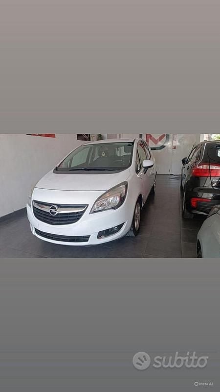 Bianco Usata 2016 Opel Meriva Design Edition Monovolume | 5950 € (Buon prezzo) - Immagine 1/4