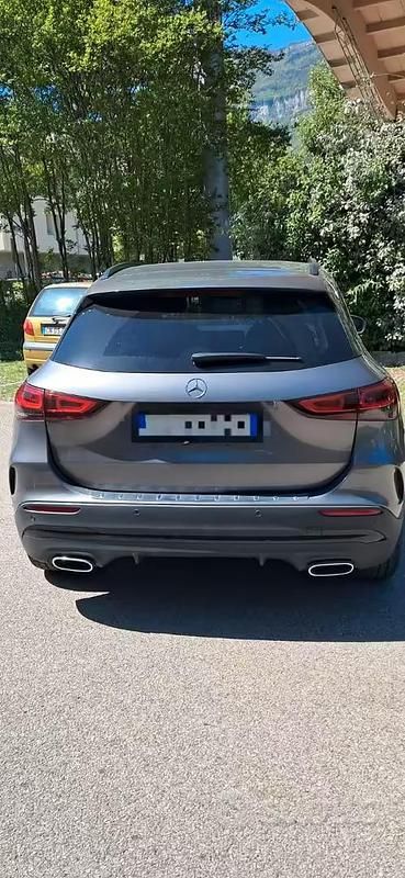 Usata Mercedes GLA200 Premium 163 CV (119 kW) 2022 Grigio SUV