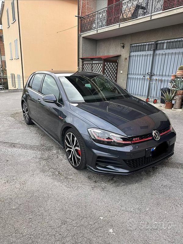 Usata VW Golf VII GTI 245 CV (180 kW) 2019 Grigio Utilitaria