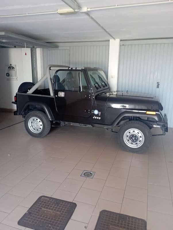 Usata Jeep Wrangler Laredo 103 CV (75 kW) 1990 SUV