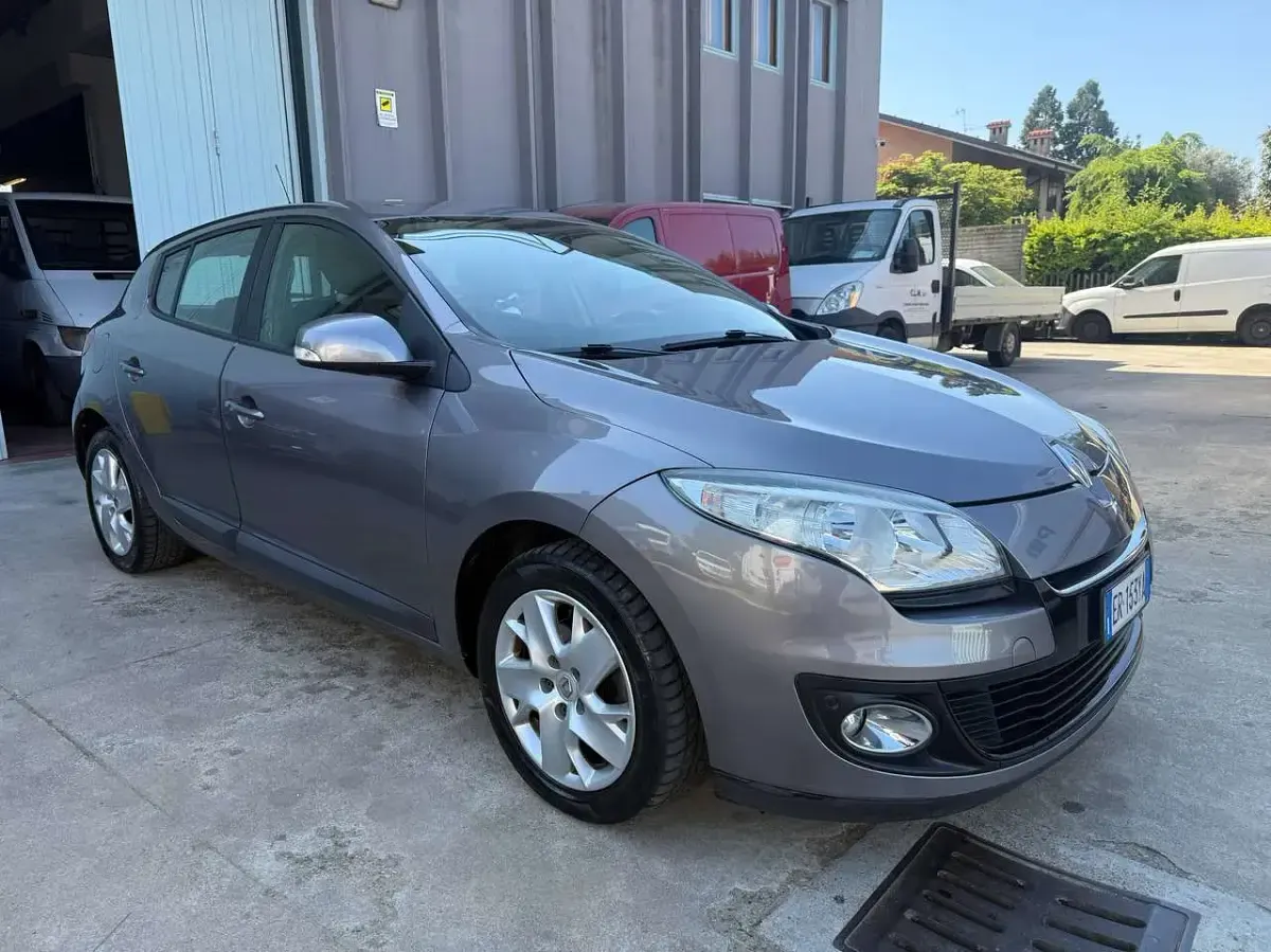 Usata Renault Mégane III 110 CV (80 kW) 2013 Grigio Berlina