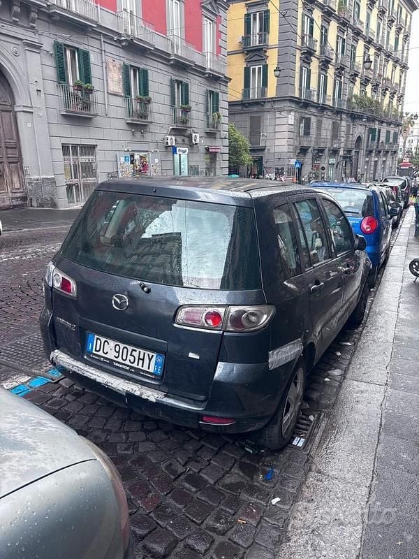 Usata Mazda 2 68 CV (50 kW) 2006 Grigio Berlina