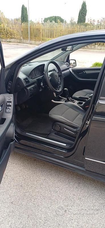 Usata Mercedes A180 2009 Nero Monovolume