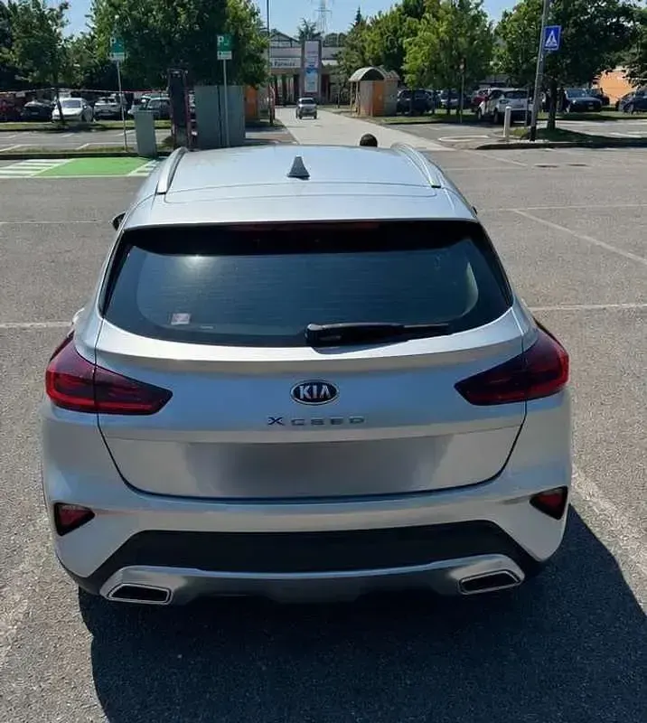 Usata Kia XCeed Style 116 CV (85 kW) 2020 Argento SUV