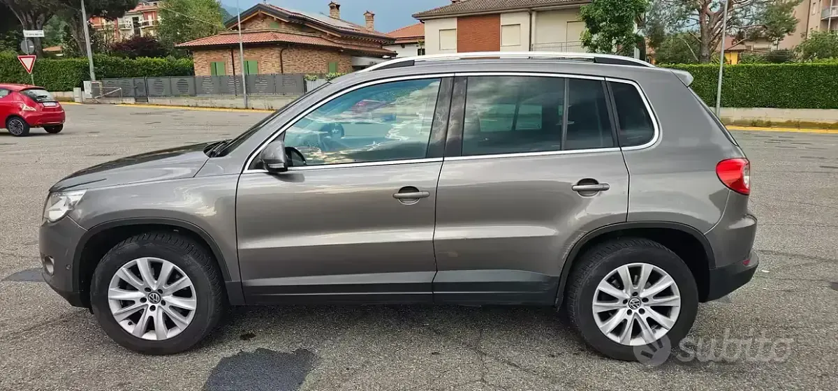 Usata VW Tiguan Trendline 150 CV (110 kW) 2011 Grigio SUV