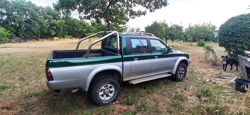 Usata Mitsubishi L 115 CV (84 kW) 2001 Verde SUV
